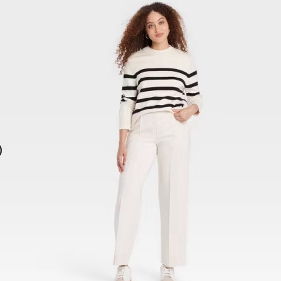 Crewneck Pullover Sweater - Picture 4 of 12